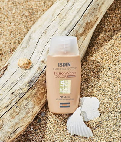ضد آفتاب رنگی فیوژن واتر SPF 50 حجم ۵۰ میلی‌لیتر مناسب پوست چرب